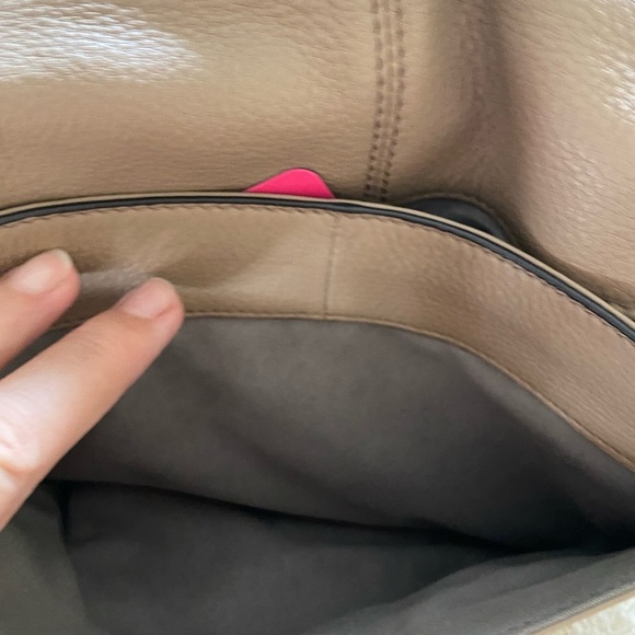 Vince Camuto Adina genuine leather Handbag, NWT in color Cashmere - Picture 5 of 11